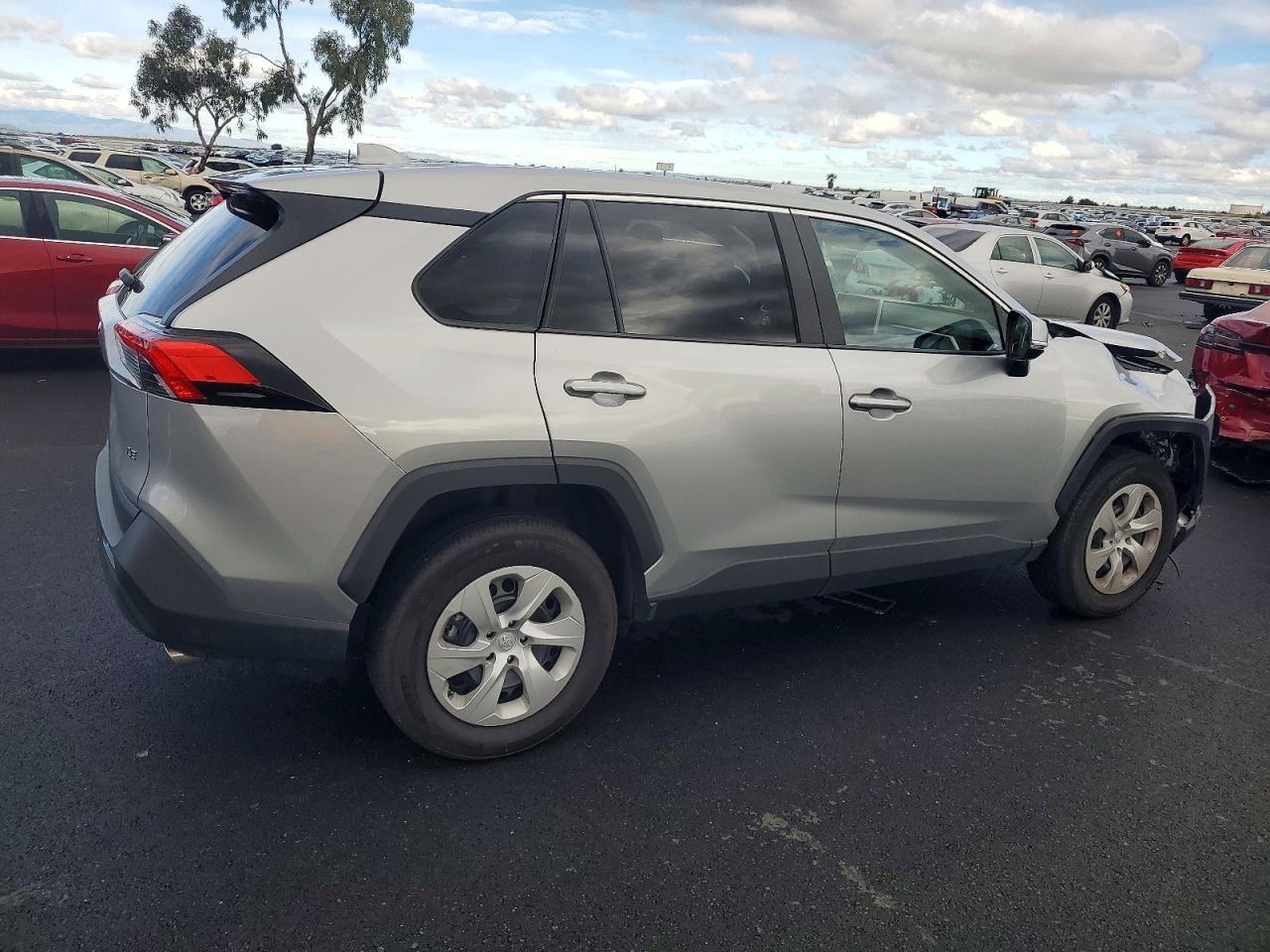 2024 TOYOTA RAV4 LE photo 3