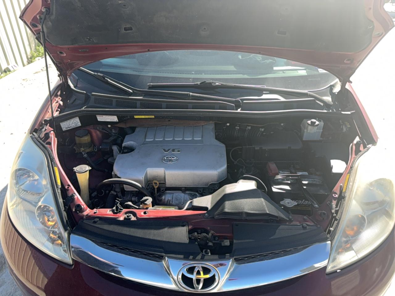 2008 TOYOTA SIENNA XLE photo 7