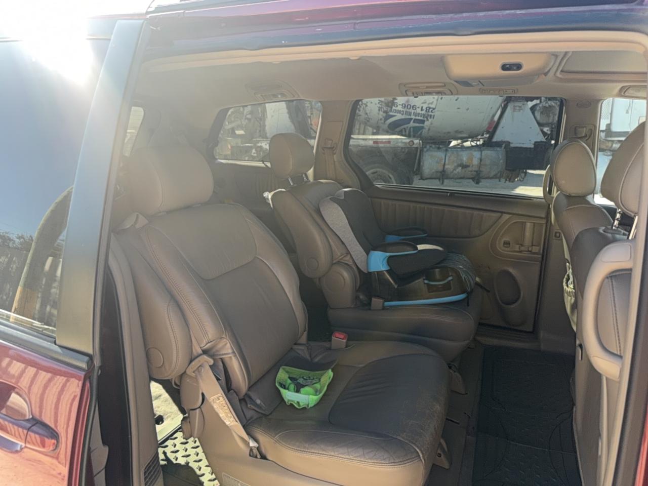 2008 TOYOTA SIENNA XLE photo 6