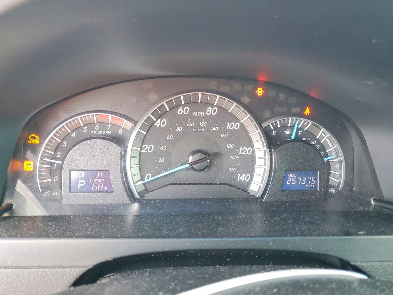 2013 TOYOTA CAMRY SE photo 9