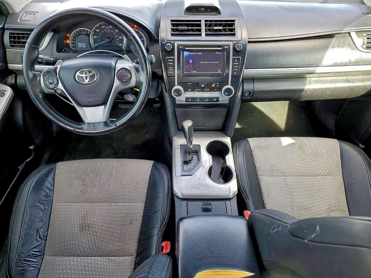 2013 TOYOTA CAMRY SE photo 8