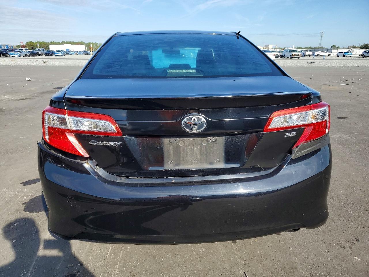 2013 TOYOTA CAMRY SE photo 6