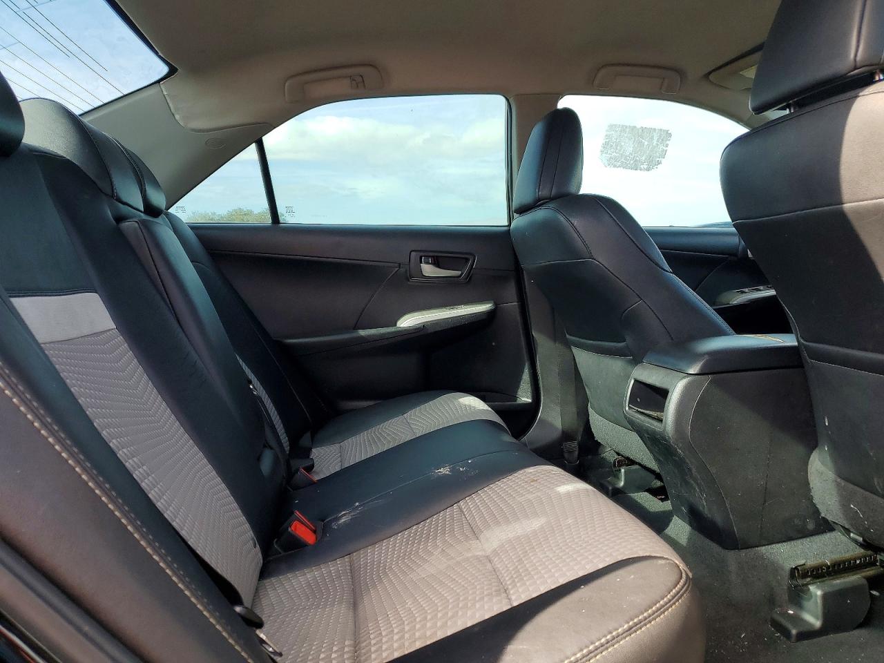 2013 TOYOTA CAMRY SE photo 10