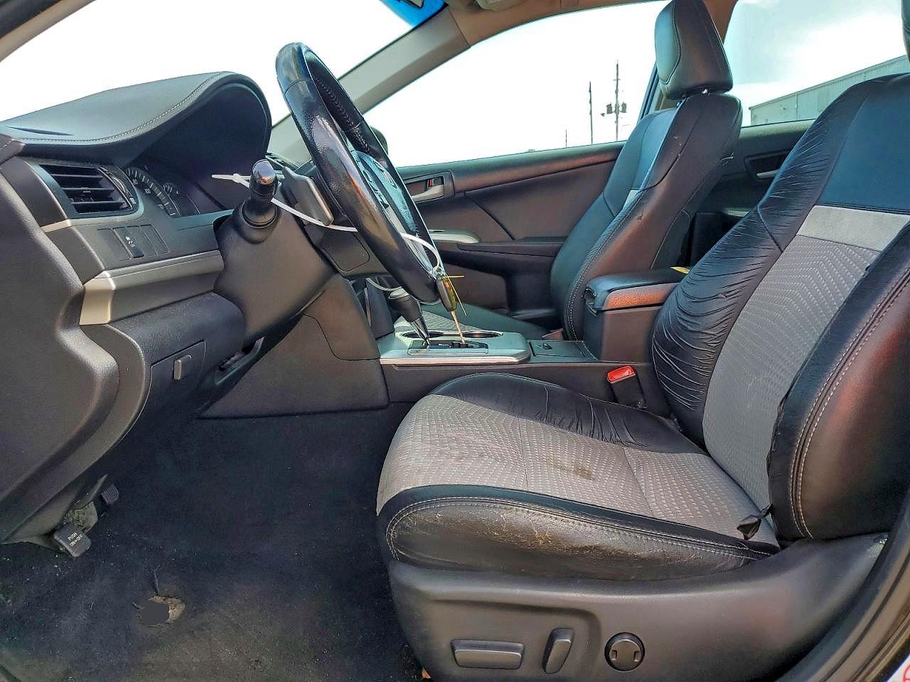 2013 TOYOTA CAMRY SE photo 7