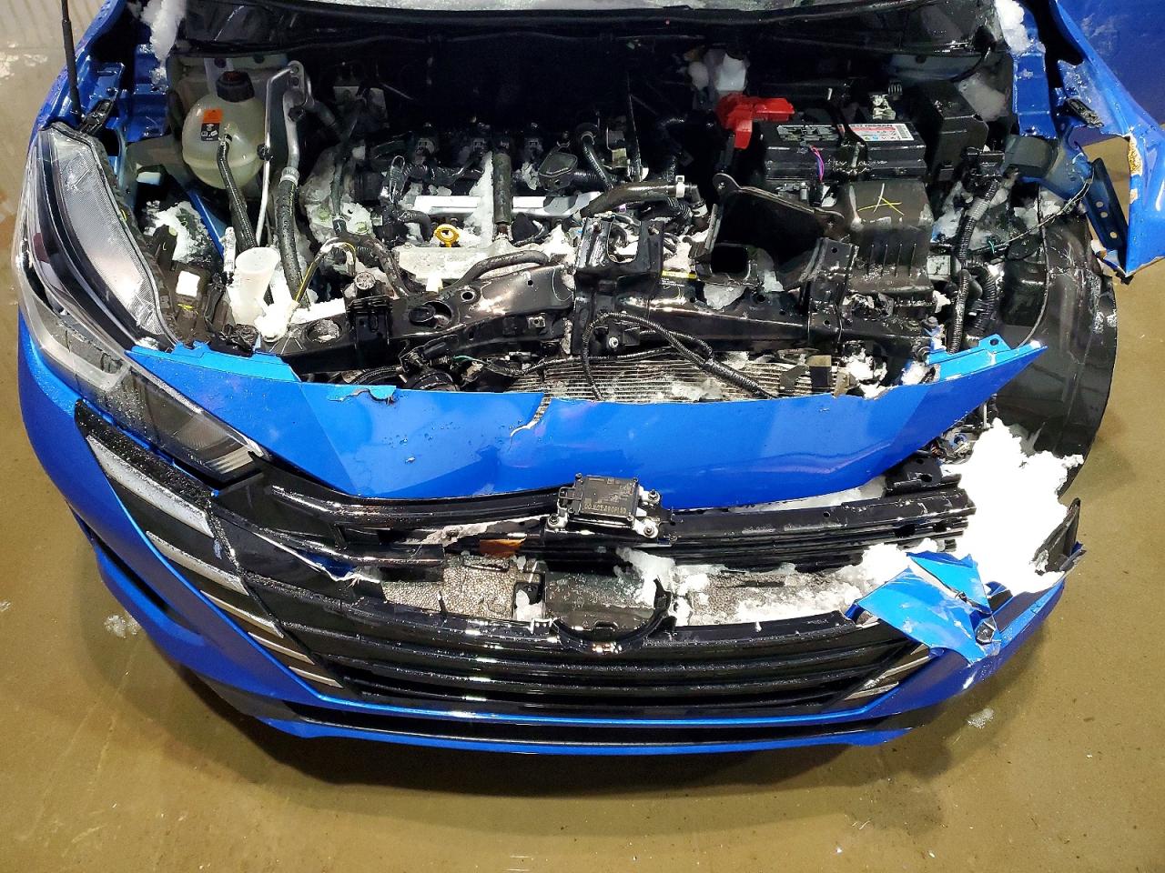 2024 NISSAN VERSA SV photo 11