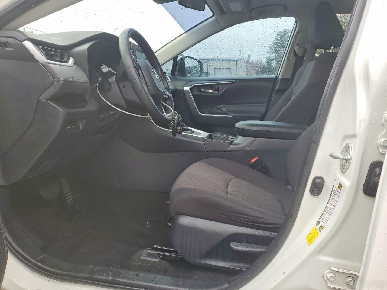 2019 TOYOTA RAV4 XLE photo 7