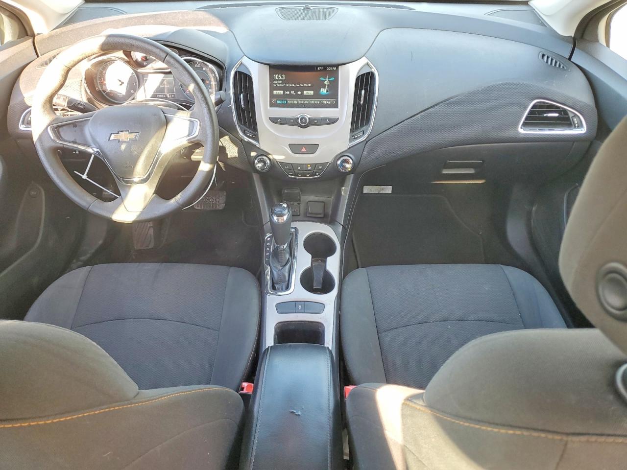 2017 CHEVROLET CRUZE LS photo 8
