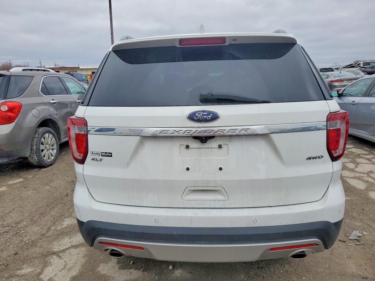 2017 FORD EXPLORER XLT photo 6