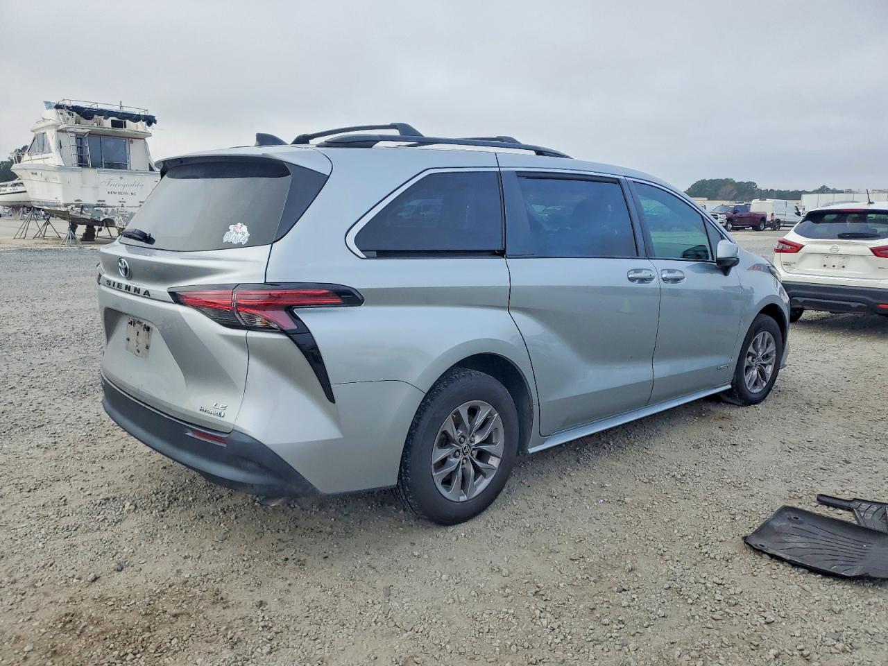 2021 TOYOTA SIENNA photo 7