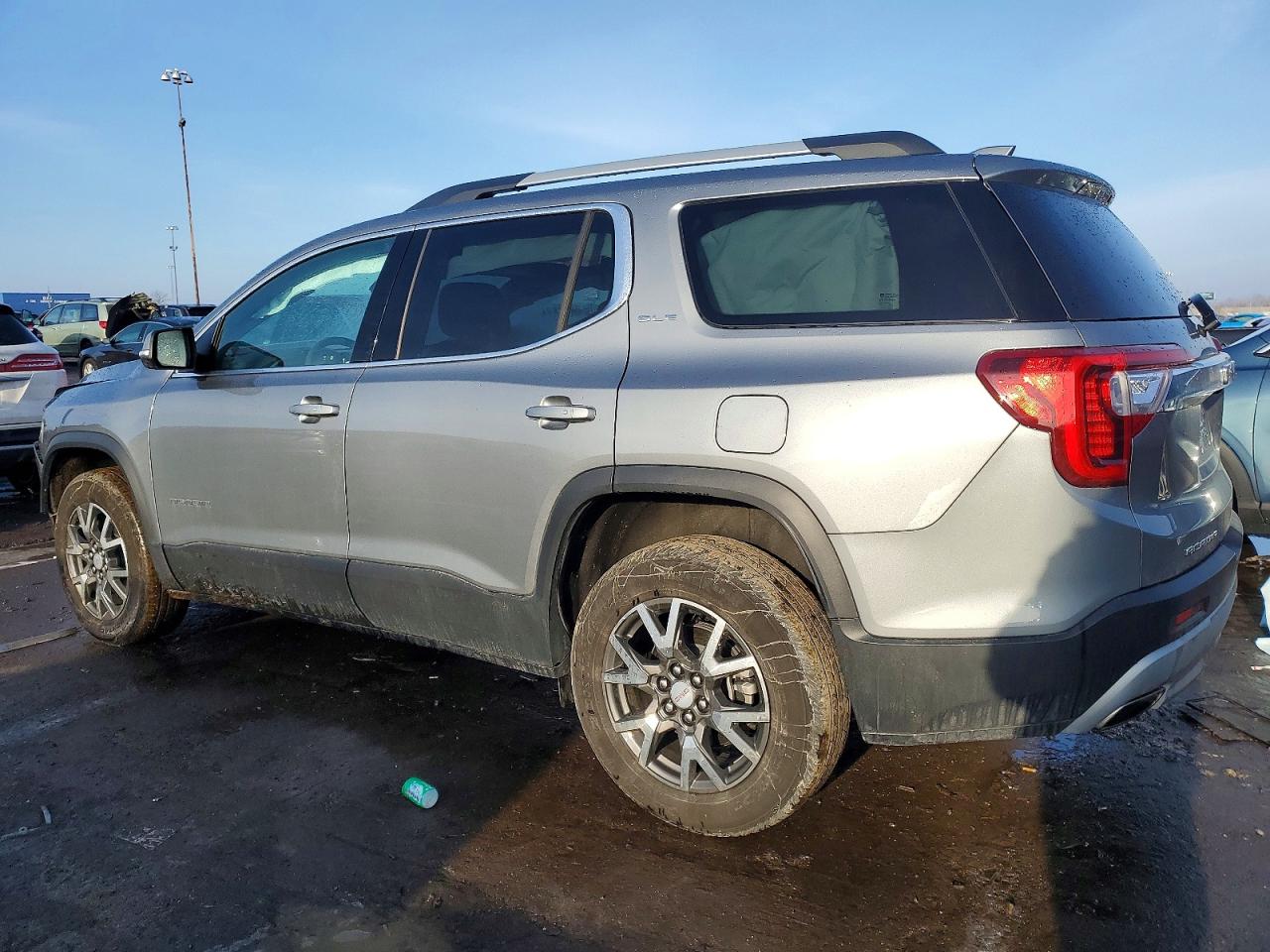 2023 GMC ACADIA SLE photo 2