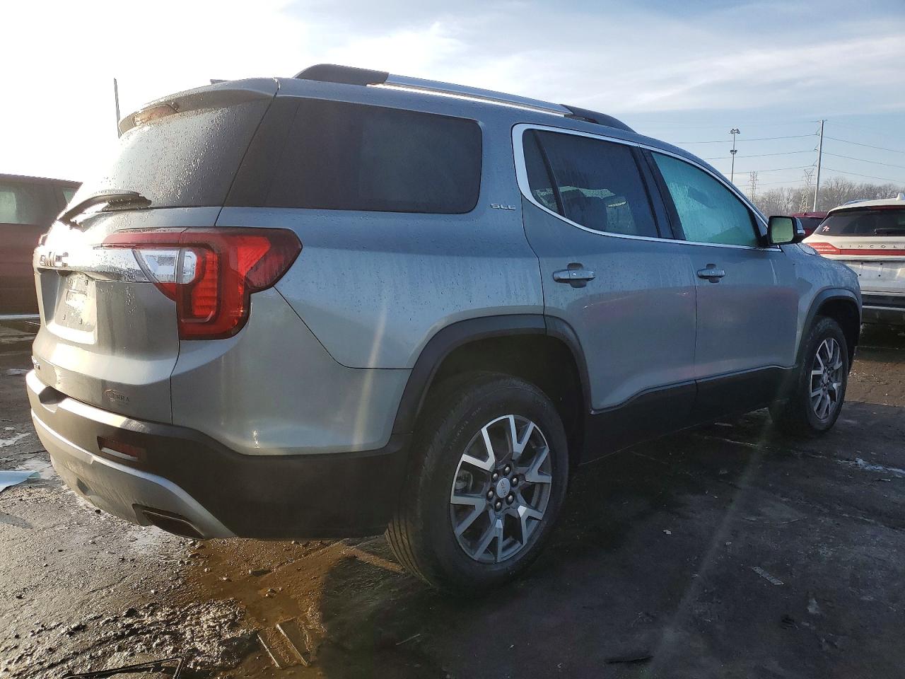2023 GMC ACADIA SLE photo 3