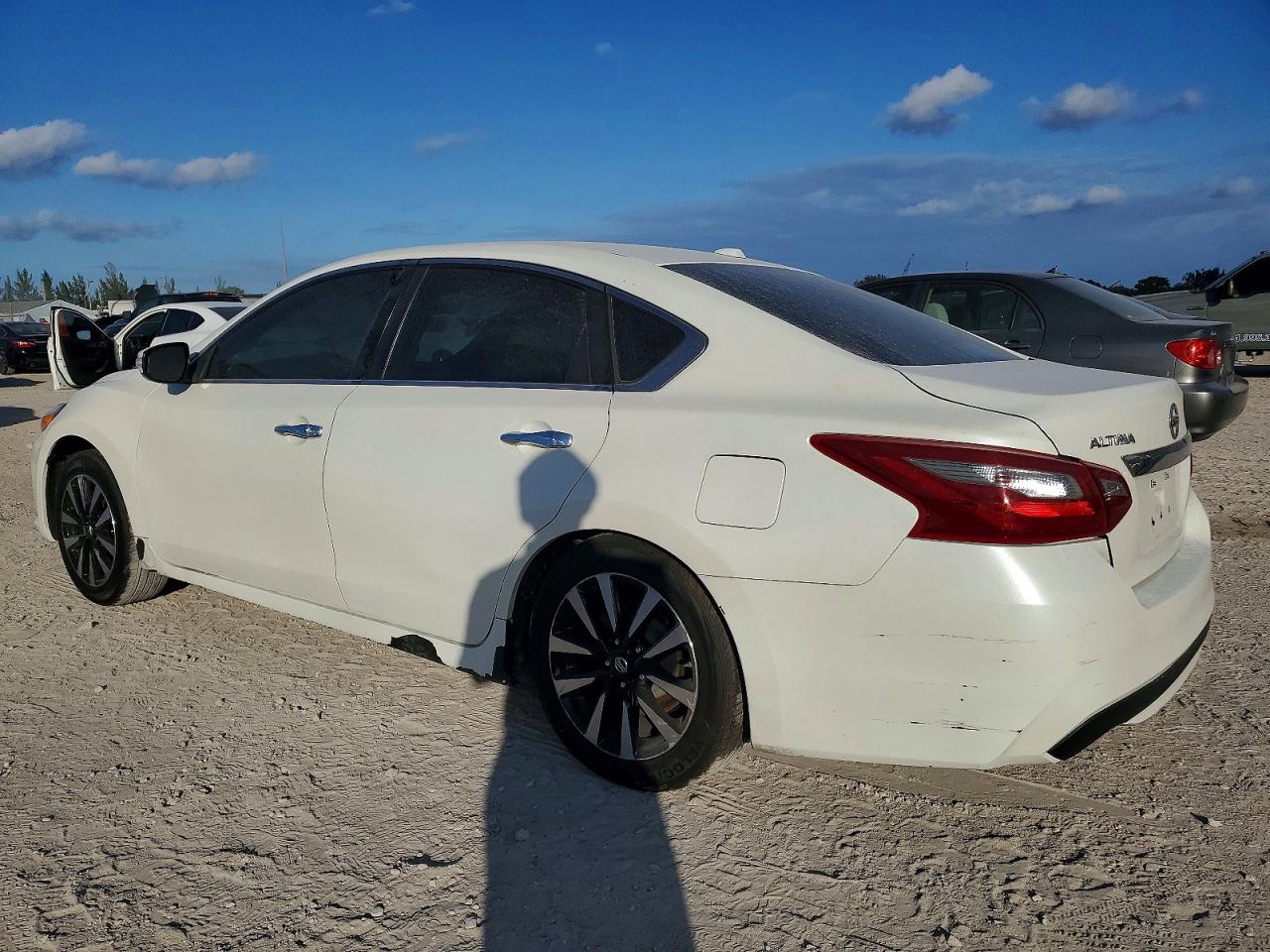 2018 NISSAN ALTIMA 2.5 photo 2