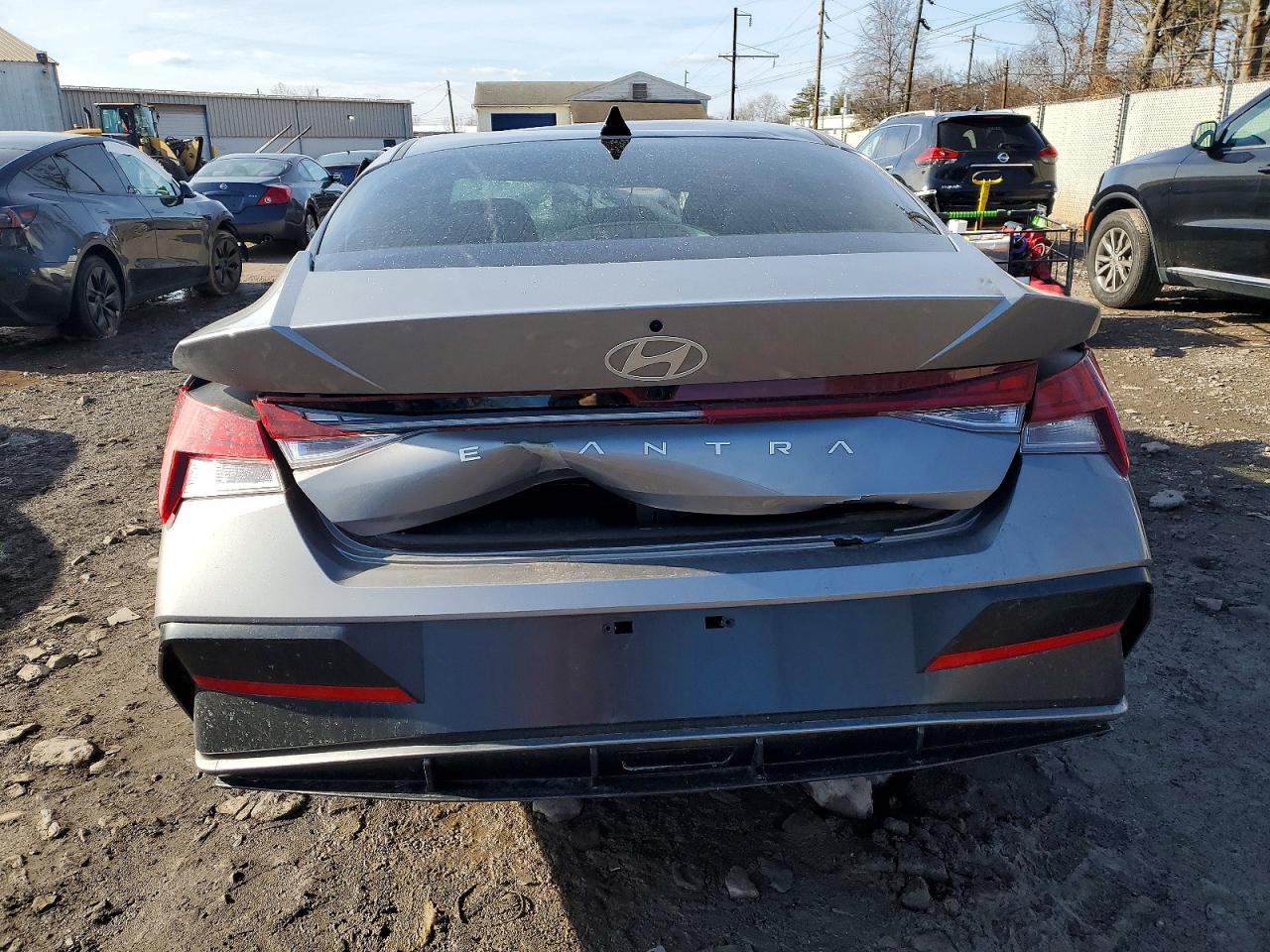 2025 HYUNDAI ELANTRA SEL photo 6