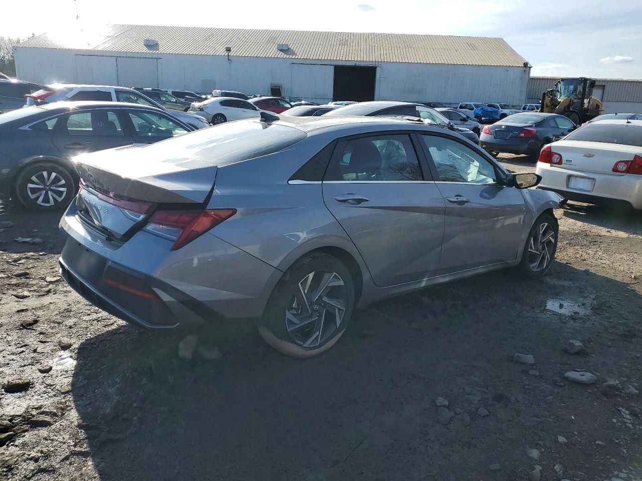 2025 HYUNDAI ELANTRA SEL photo 3