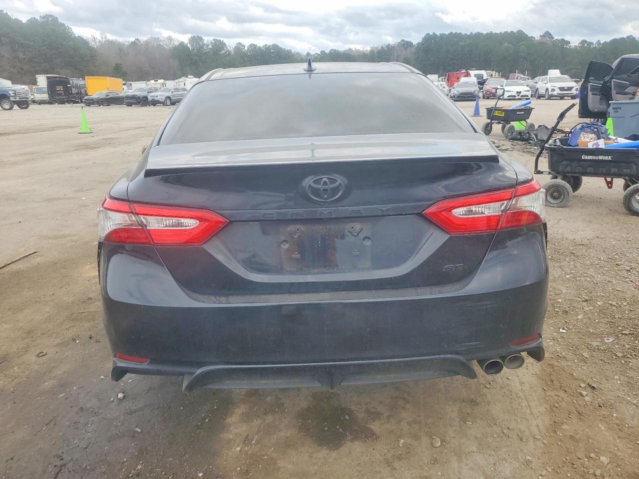 2019 TOYOTA CAMRY L photo 6