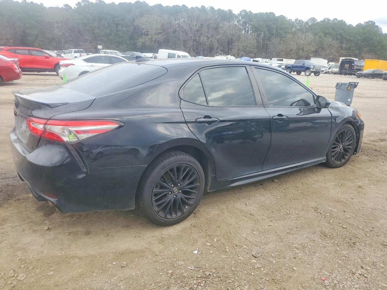 2019 TOYOTA CAMRY L photo 3
