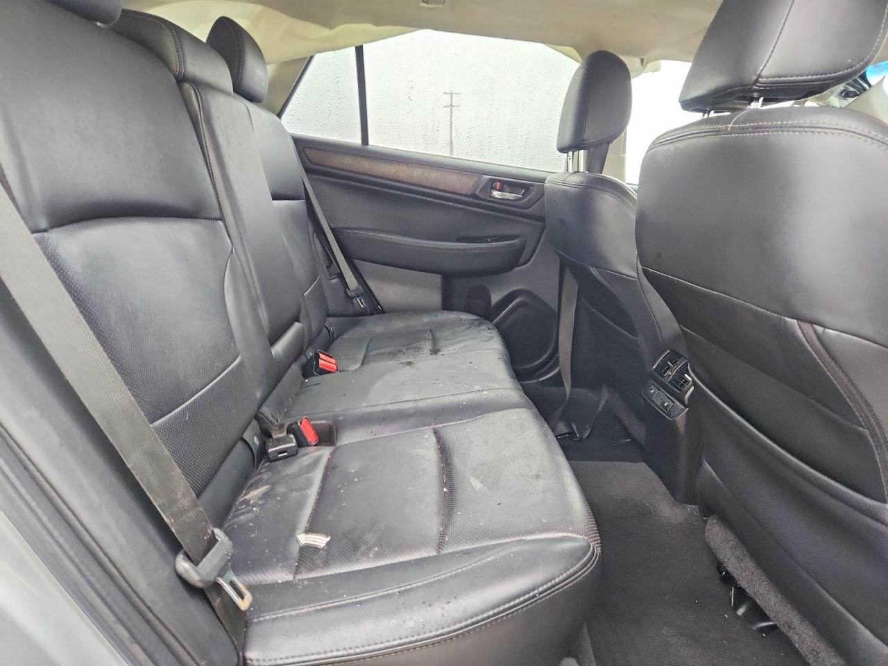 2015 SUBARU OUTBACK 3.6R LIMITED photo 10