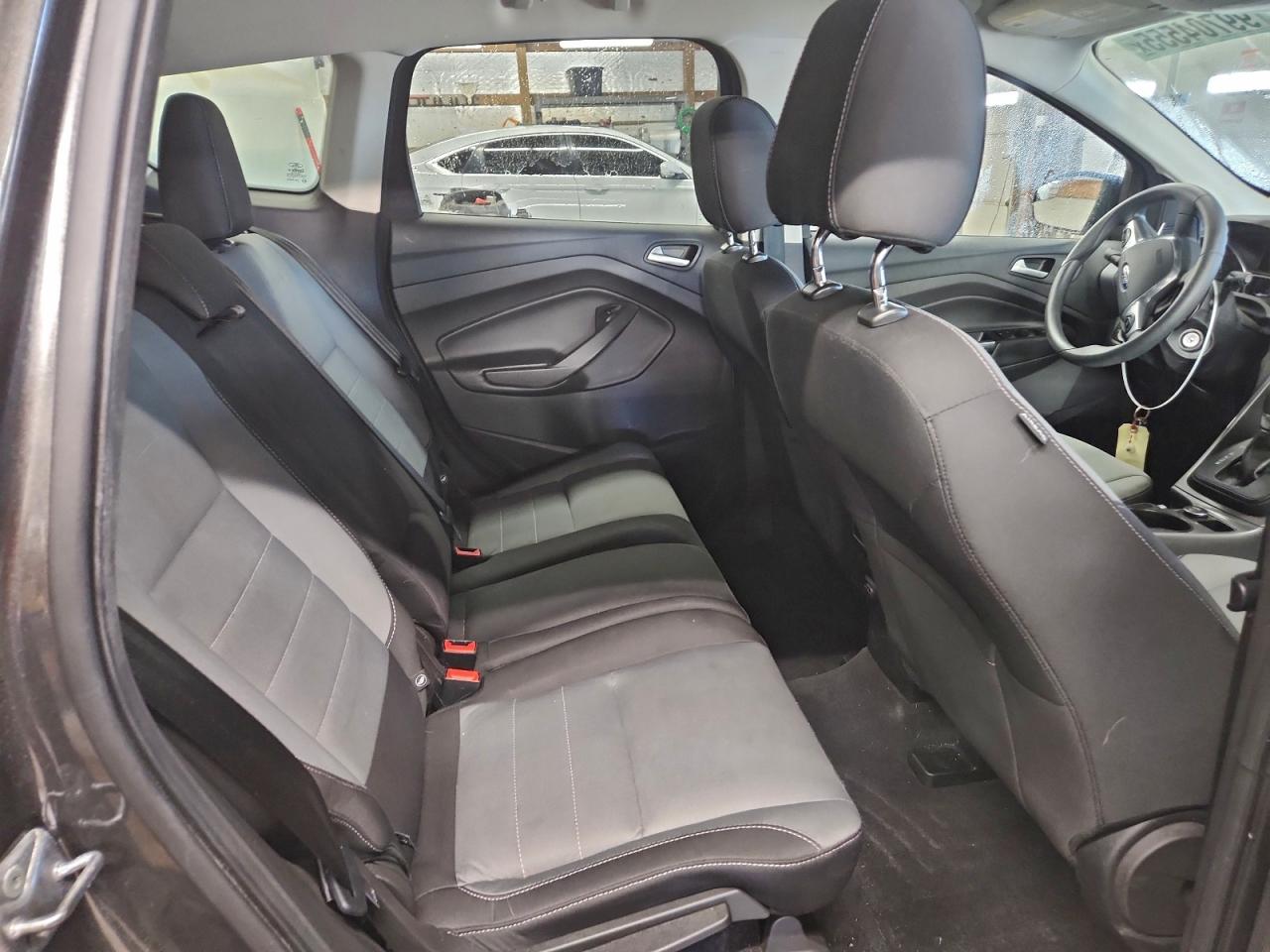 2016 FORD ESCAPE SE photo 11