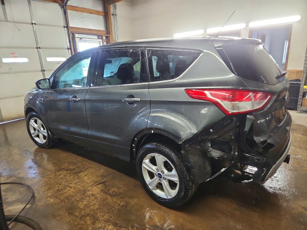 2016 FORD ESCAPE SE photo 2