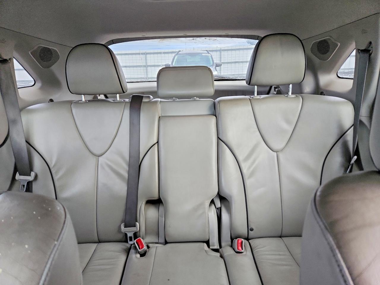 2011 TOYOTA VENZA photo 10