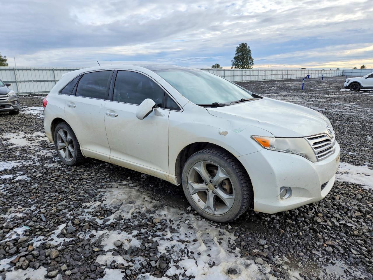 2011 TOYOTA VENZA photo 4