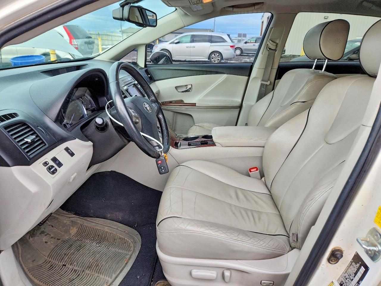 2011 TOYOTA VENZA photo 7