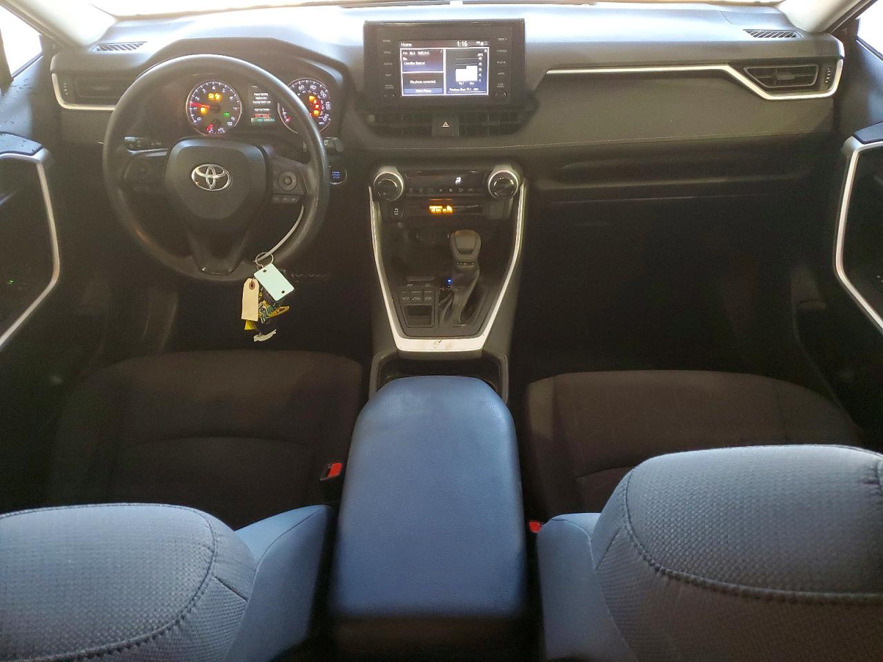 2019 TOYOTA RAV4 XLE photo 8