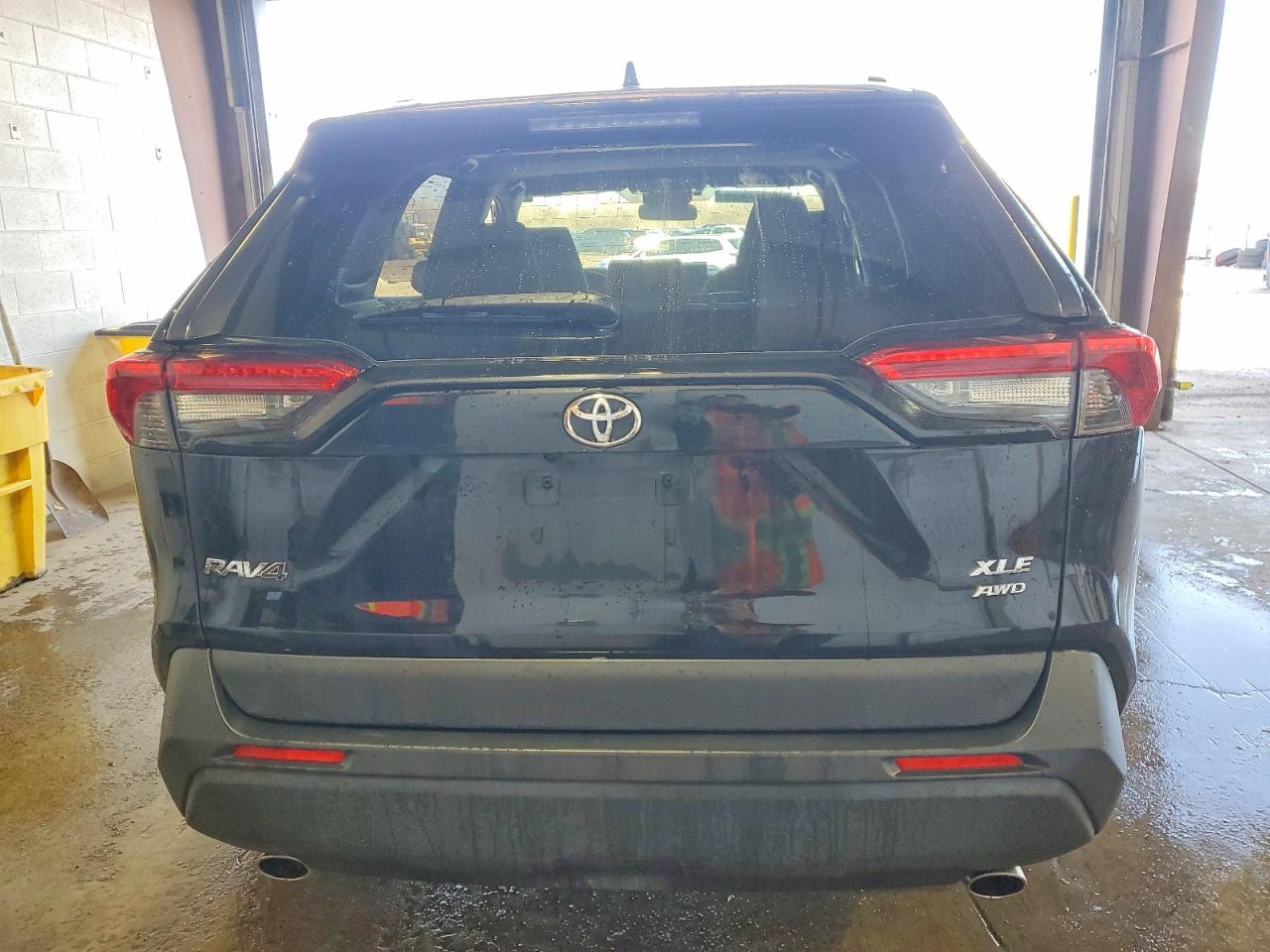 2019 TOYOTA RAV4 XLE photo 6