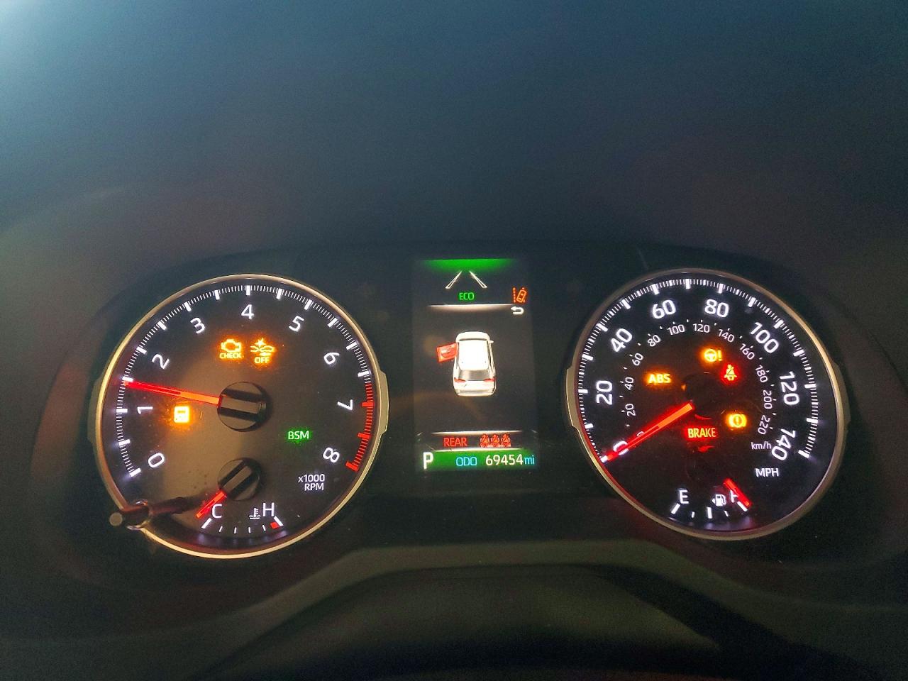 2019 TOYOTA RAV4 XLE photo 9
