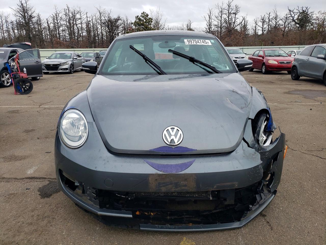 2013 VOLKSWAGEN BEETLE photo 5