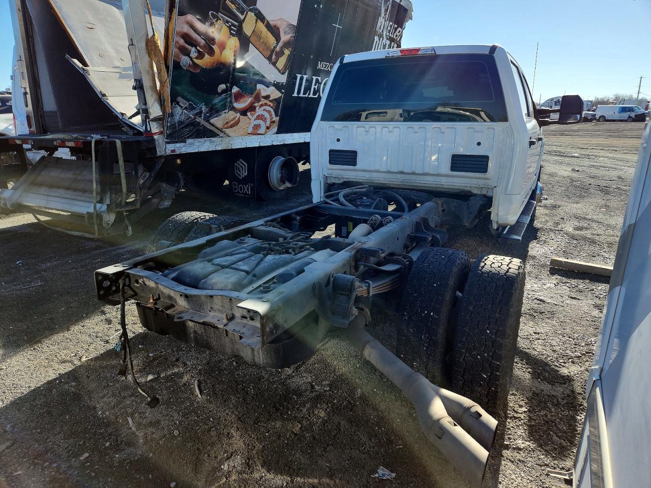2019 FORD F350 SUPER DUTY TRUCK CAB AND CHASSIS photo 3
