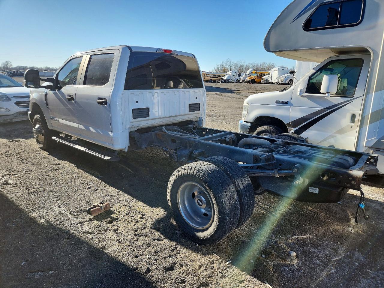2019 FORD F350 SUPER DUTY TRUCK CAB AND CHASSIS photo 2