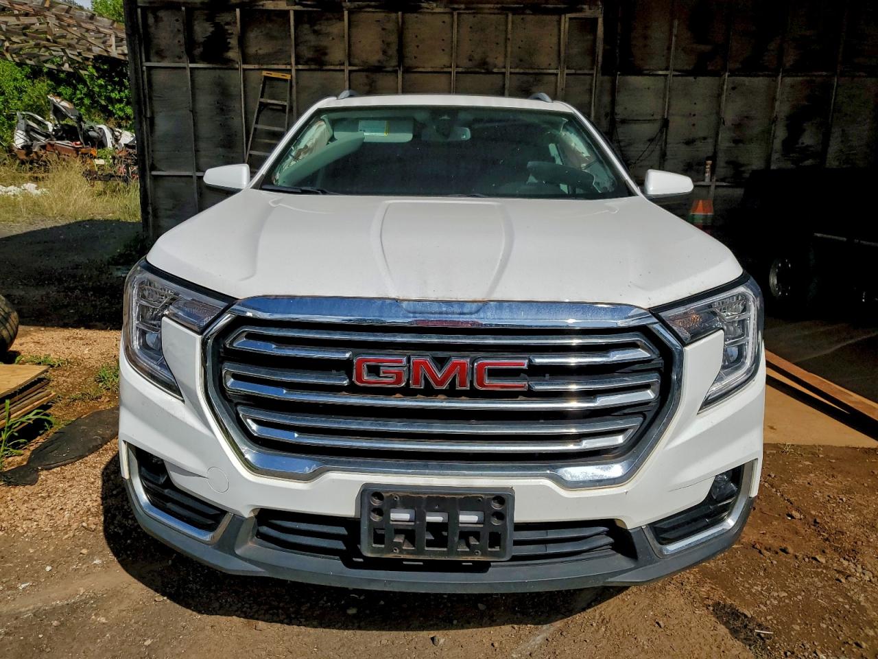 2024 GMC TERRAIN SLT photo 5