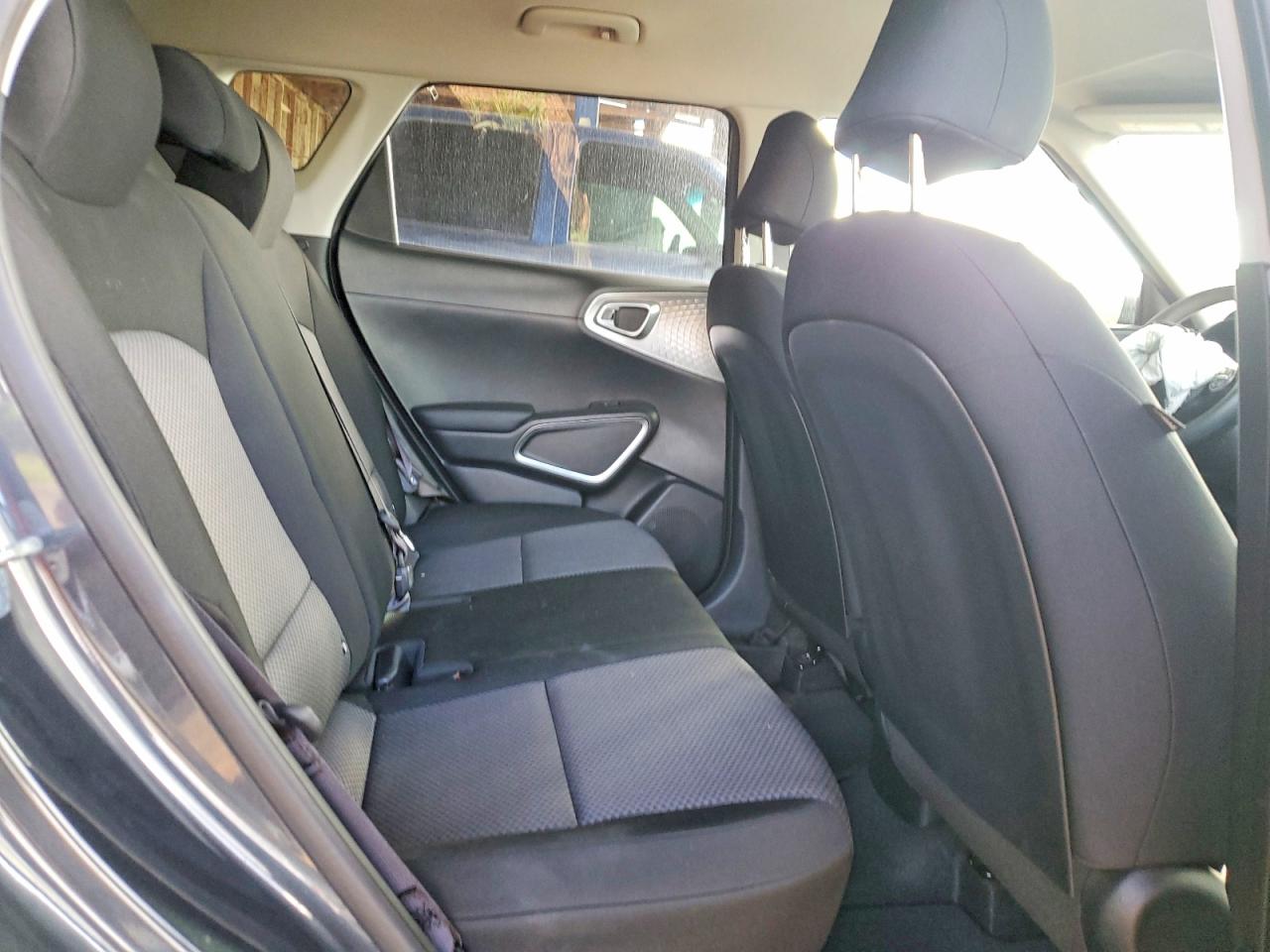 2025 KIA SOUL LX photo 10