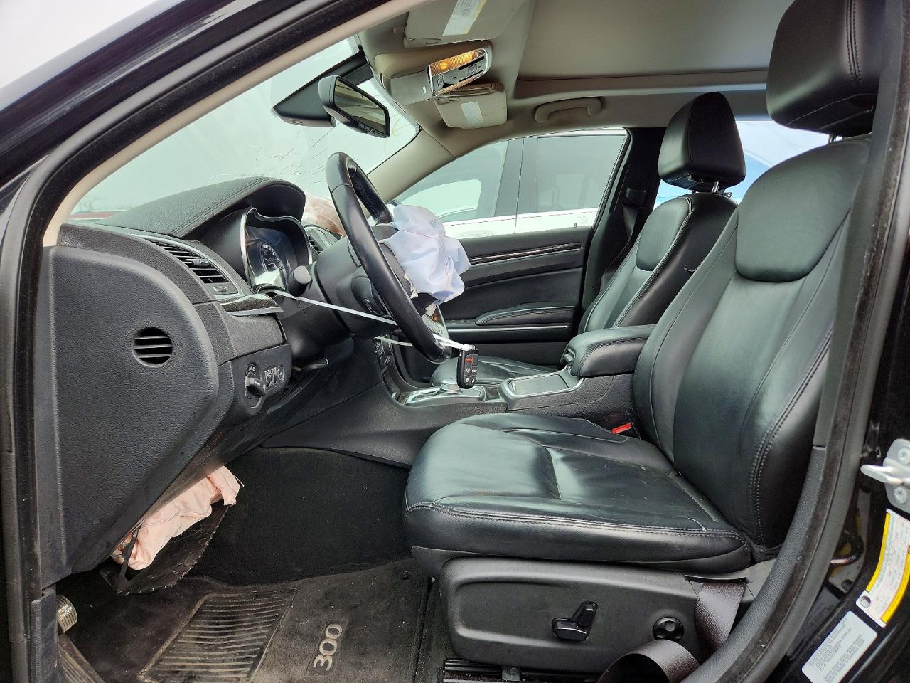 2015 CHRYSLER 300 LIMITED photo 13