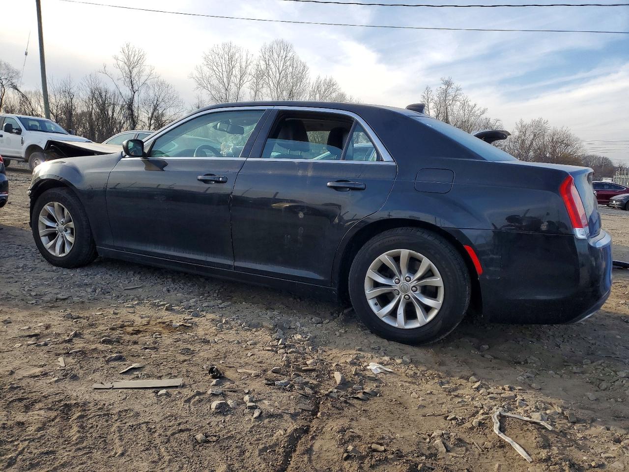 2015 CHRYSLER 300 LIMITED photo 3
