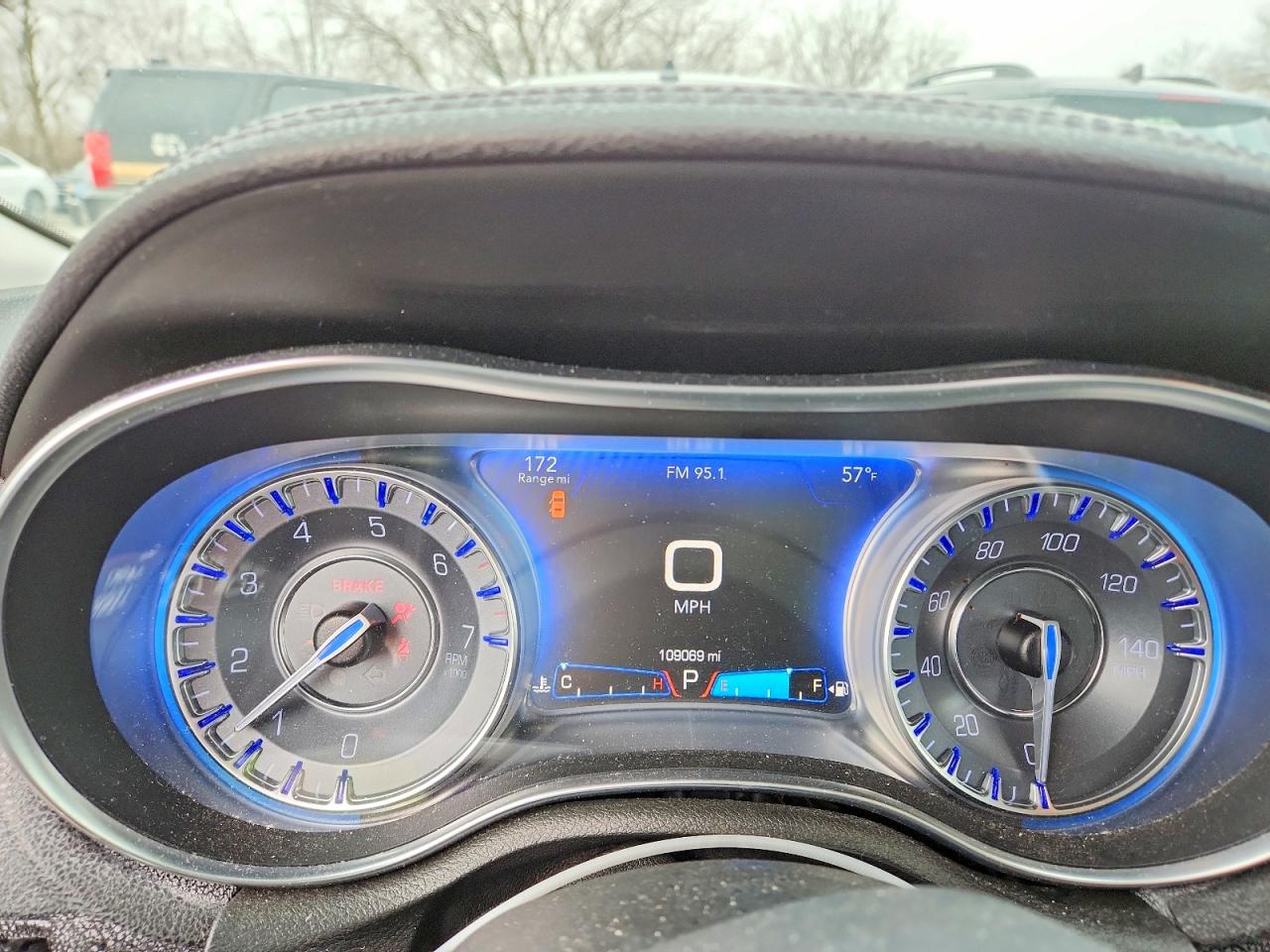 2015 CHRYSLER 300 LIMITED photo 17