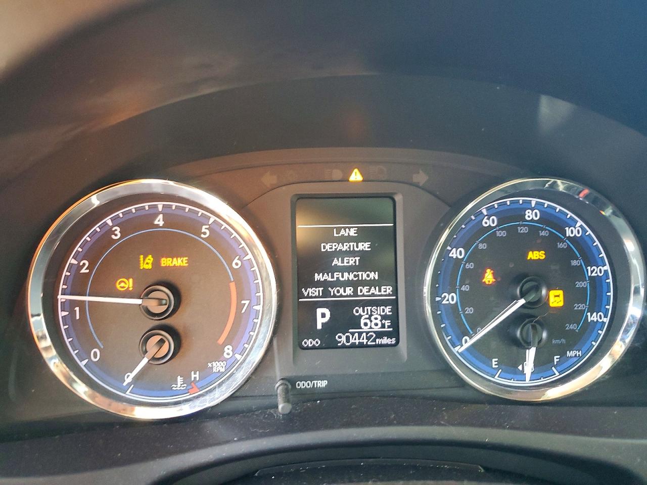 2019 TOYOTA COROLLA photo 9