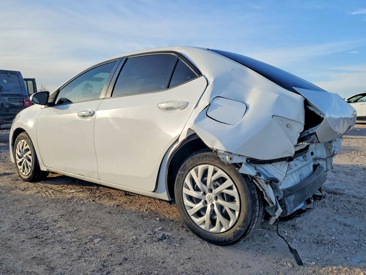 2019 TOYOTA COROLLA photo 2