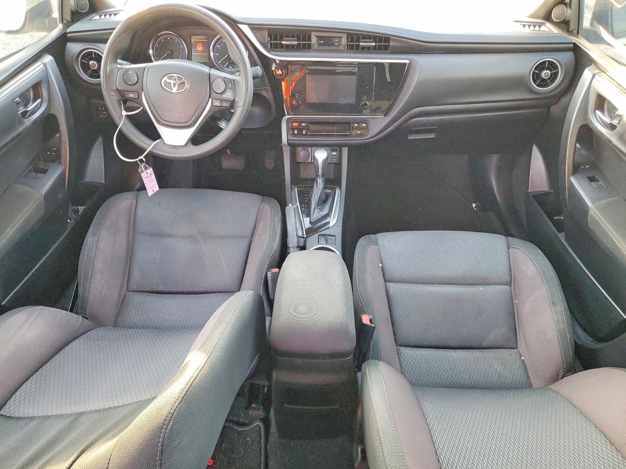 2019 TOYOTA COROLLA photo 8