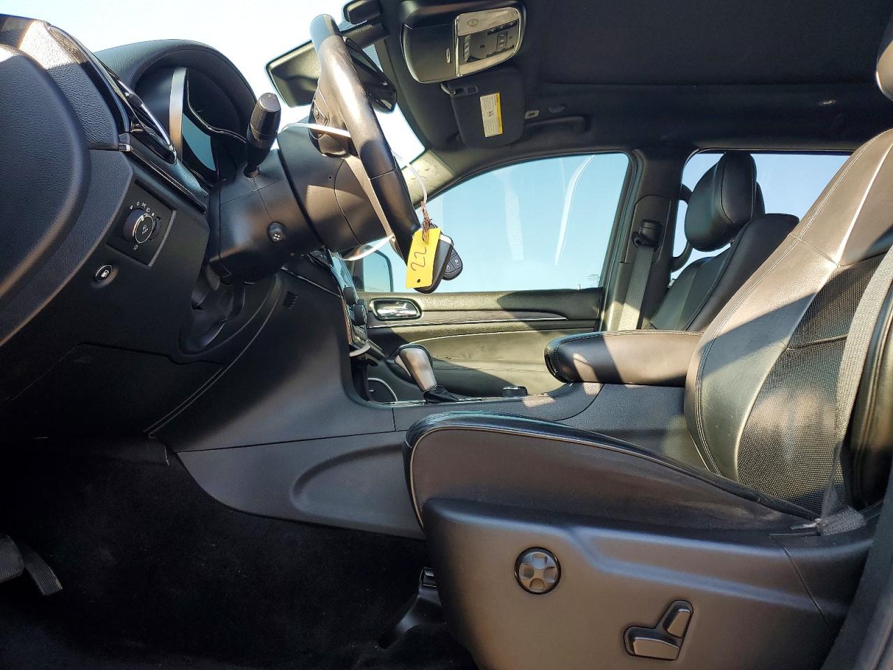 2019 JEEP GRAND CHEROKEE OVERLAND photo 7