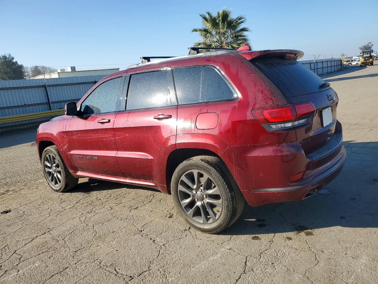 2019 JEEP GRAND CHEROKEE OVERLAND photo 2