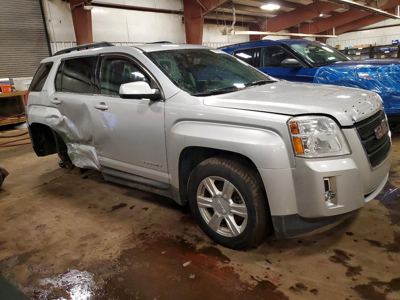 2015 GMC TERRAIN SLE photo 4