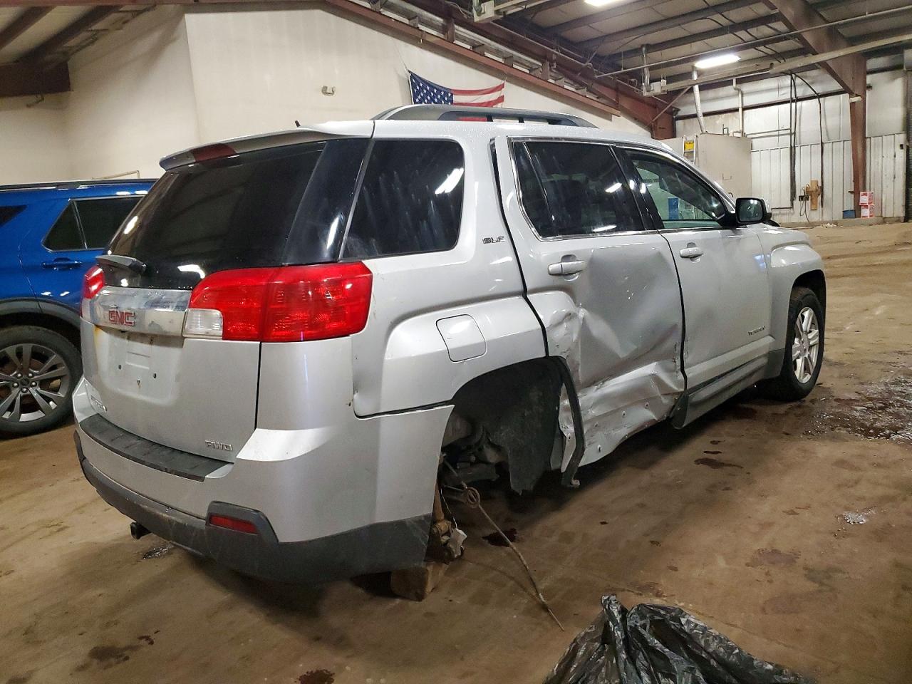 2015 GMC TERRAIN SLE photo 3