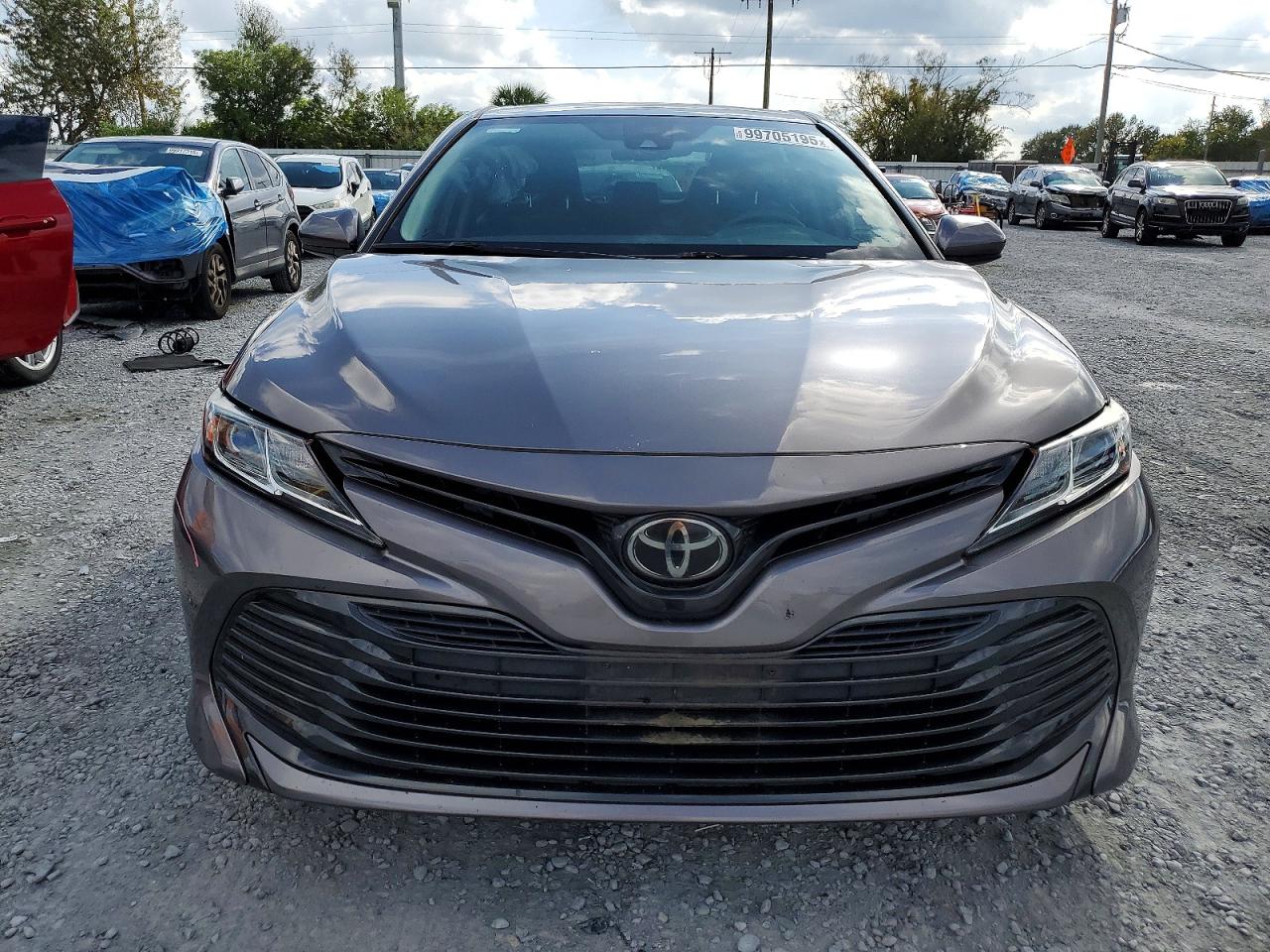 2020 TOYOTA CAMRY LE photo 5