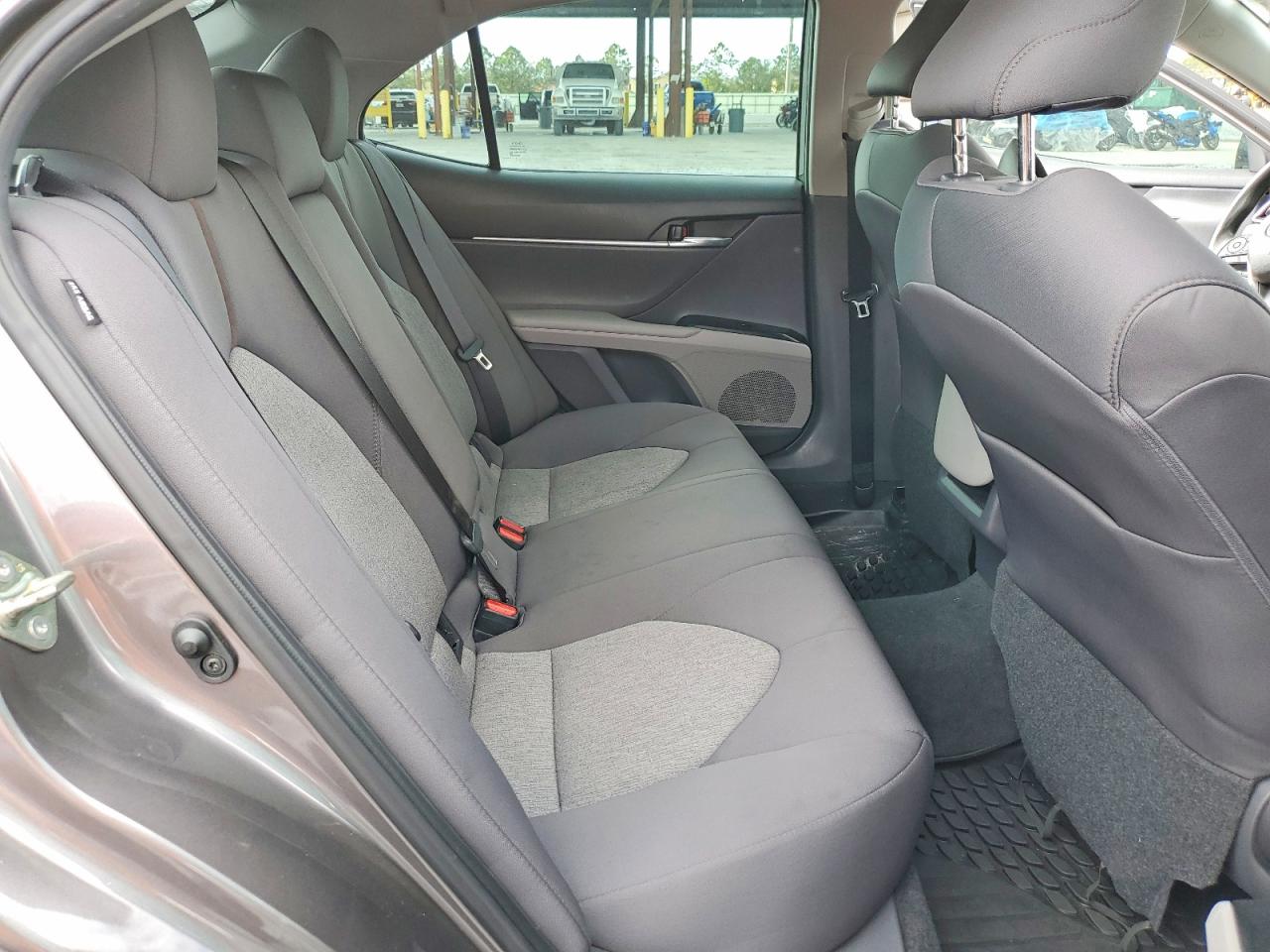 2020 TOYOTA CAMRY LE photo 10
