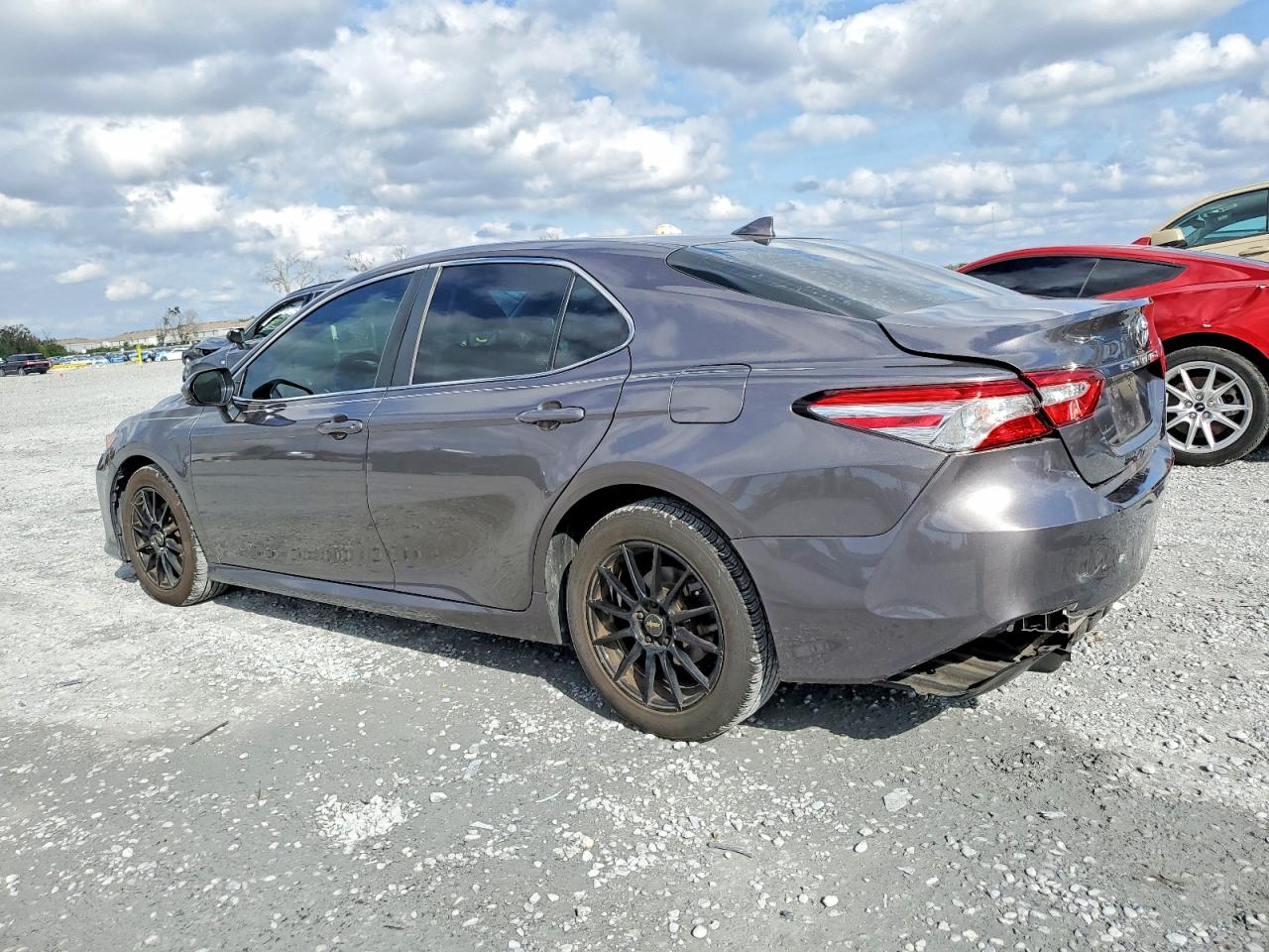 2020 TOYOTA CAMRY LE photo 2