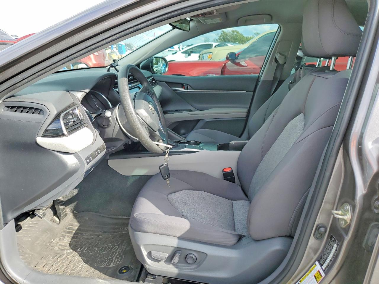 2020 TOYOTA CAMRY LE photo 7