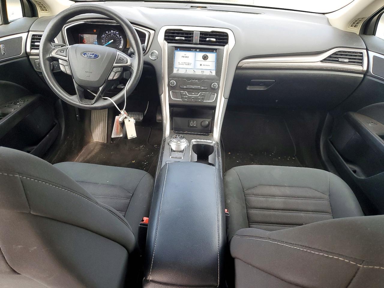 2019 FORD FUSION SE photo 8