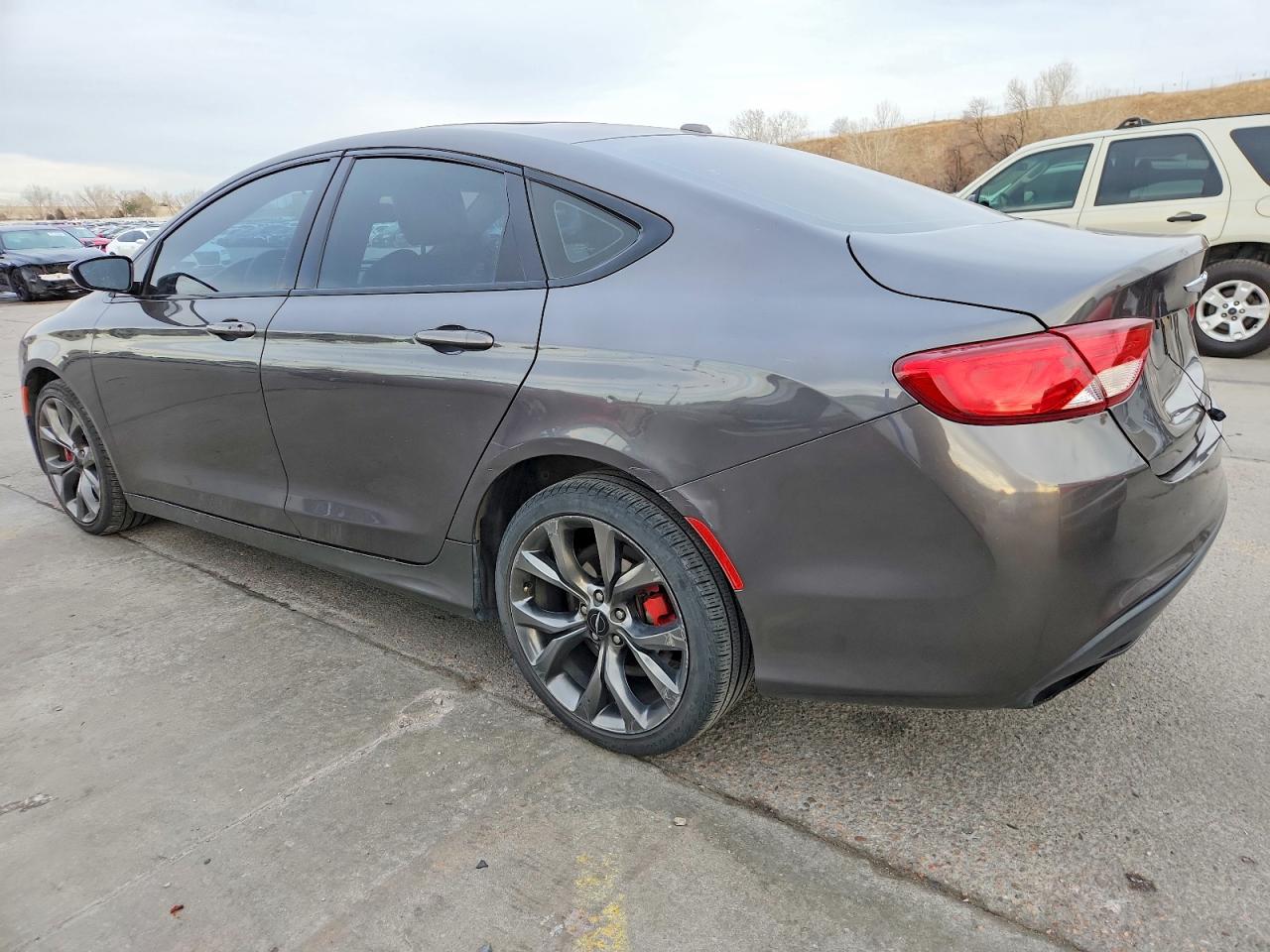 2015 CHRYSLER 200 S photo 2
